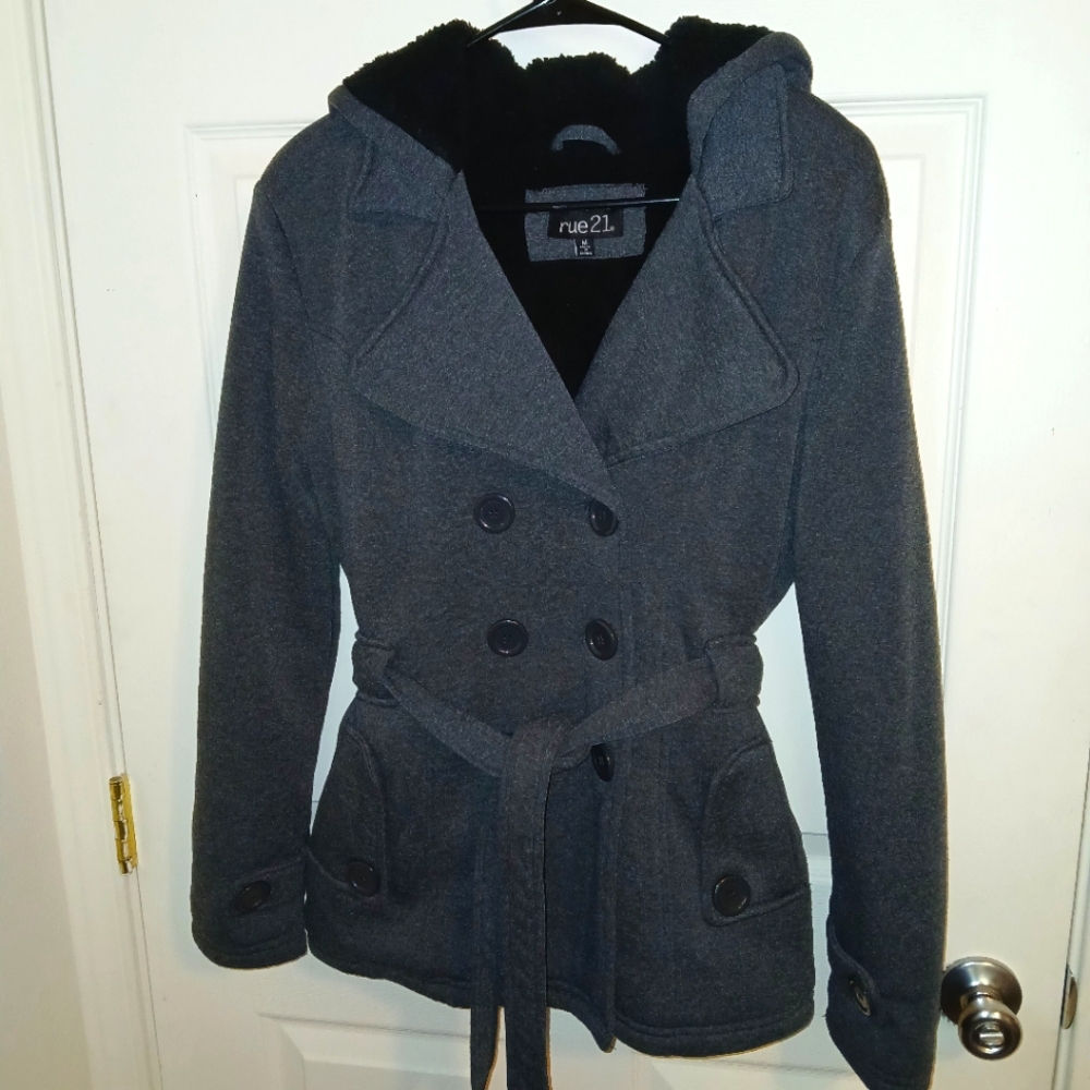 Rue 21 fall/winter jacket size medium feux fir inside super cozy coat